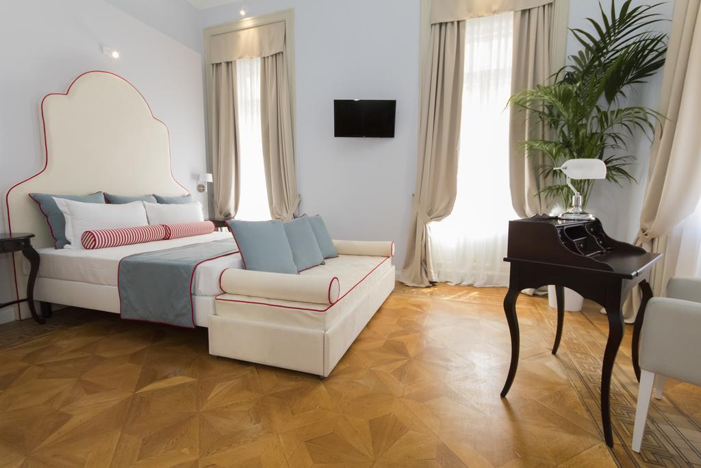 Residenza Degli Artisti Hotel Триест Екстериор снимка