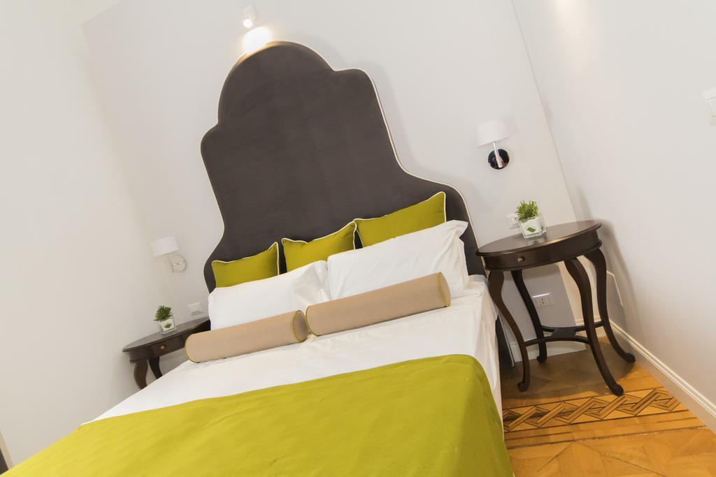 Residenza Degli Artisti Hotel Триест Екстериор снимка